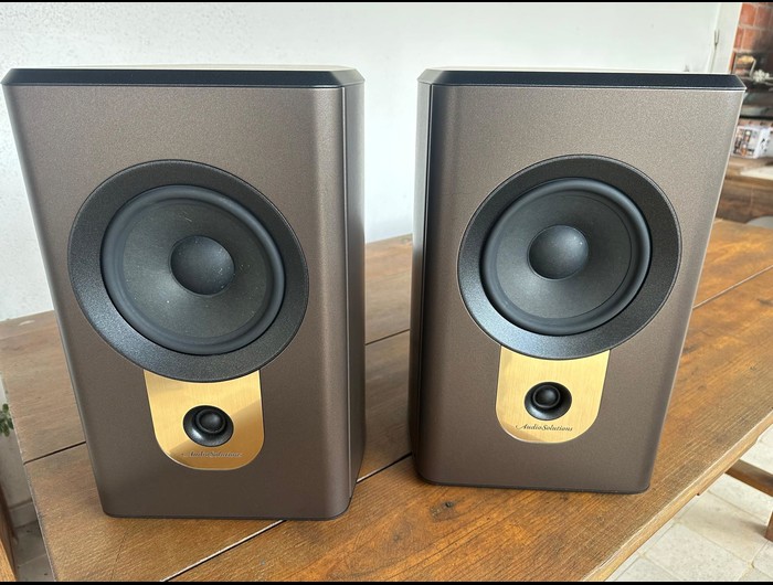 Audio Solutions /  / Stand-Mount